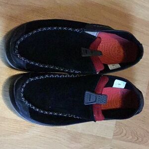 CROCS Black and Red Slip-On Loafers Comfortable Casual Design